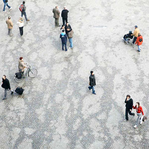 Grupo de personas vistas desde arriba. Imagen de la ANED