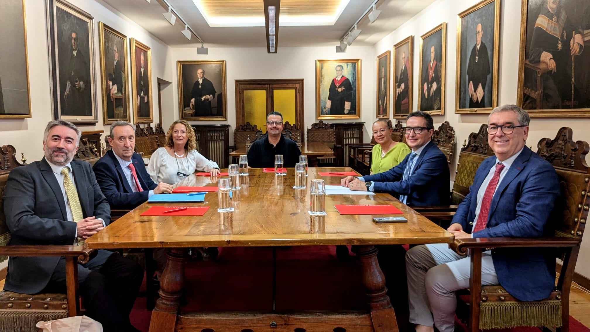Miembros de la Universidad de Salamanca, de la Fundación Personas y del INICO en la creación de la Cátedra. Foto: David Aparicio