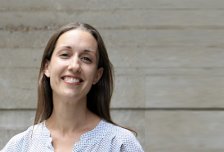 Foto de Laura Crane, Catedrática de Estudios sobre el Autismo en la Facultad de Educación de la Universidad de Birmingham y Directora del Centro de Investigación y Formación sobre Autismo (ACER)